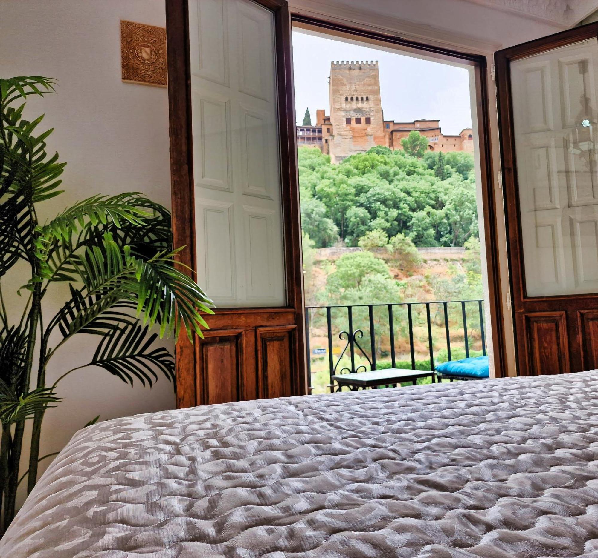 The Nasrid Palace From Your Bed ! Grenada Zewnętrze zdjęcie